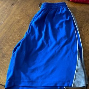 Tek Gear XL  BLUE Basketball shorts snag on left side